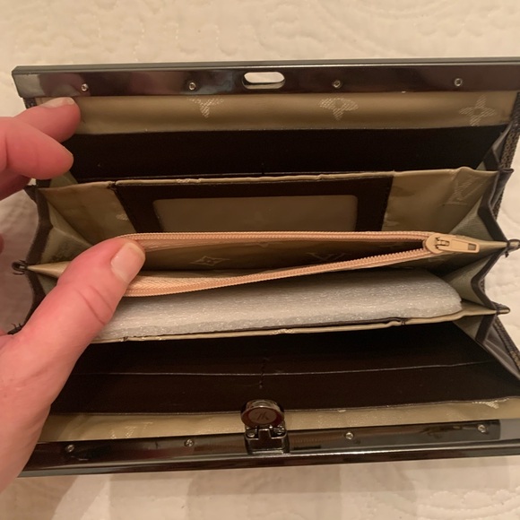 Brown checkered wallet/clutch - Picture 3 of 3